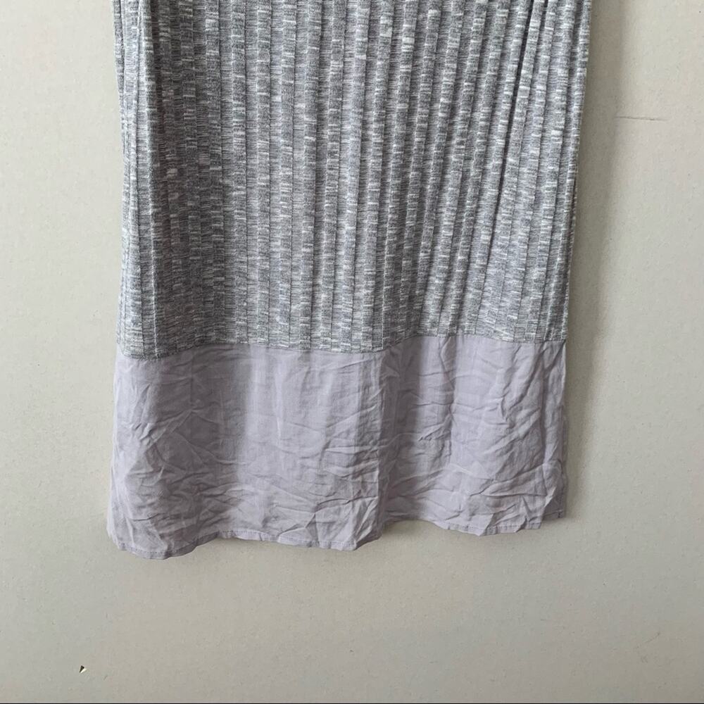 Doe & Rae Gray Ribbed Sleeveless Tank Top Button Detail - Picture 6 of 6